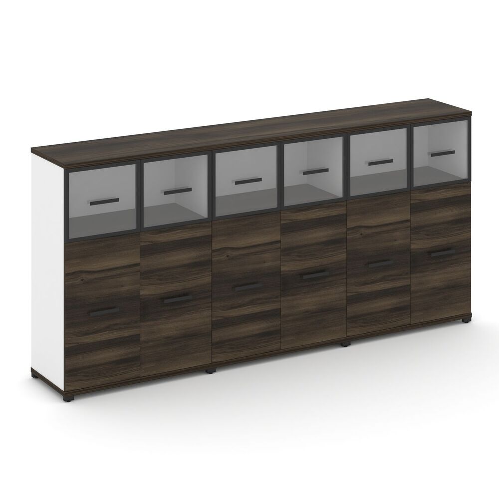 Шкаф три широкие секции, 3 ниши