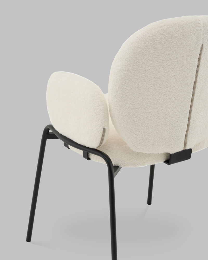 Стул с подлокотниками букле