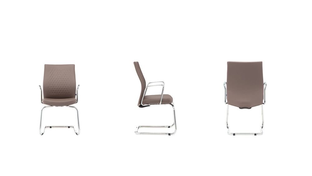 Кресло со средней спинкой на полозьях